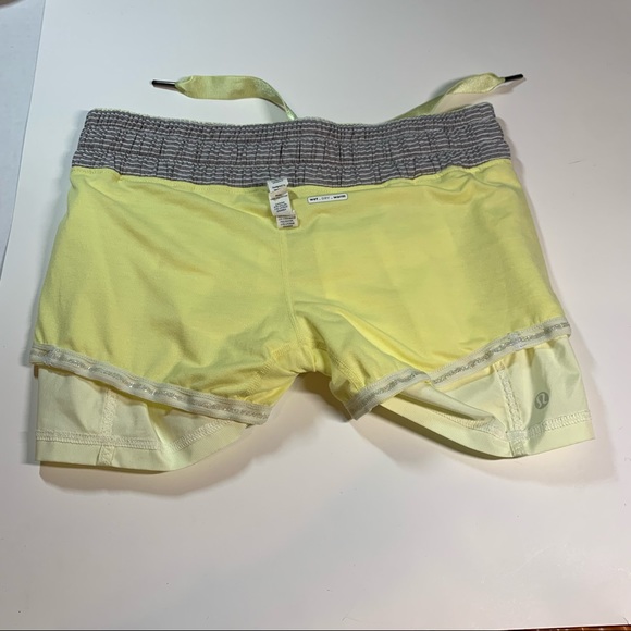 Size 4 Lululemon pale yellow leader of the track active skirt - Picture 9 of 15